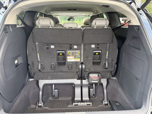 New 2026 Toyota Sienna XLE FWD image 22