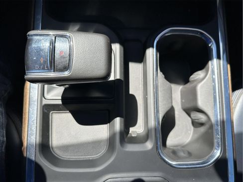 Used 2022 Chevrolet Silverado 1500 High Country image 22