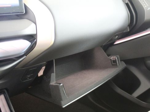 Used 2025 BMW X3 xDrive30i w/ Premium Package image 32