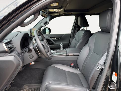 Used 2025 Lexus LX 700h Overtrail AWD/4WD image 9