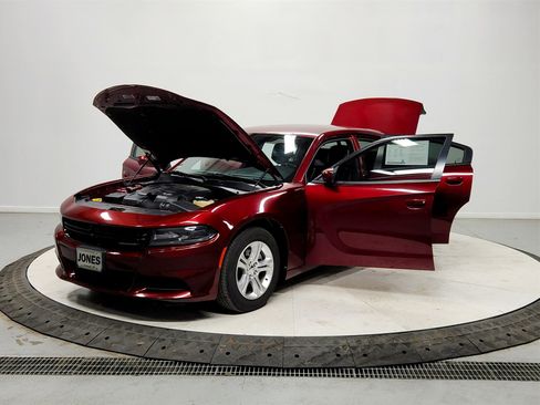 Used 2021 Dodge Charger SXT w/ Leather Interior Group image 11