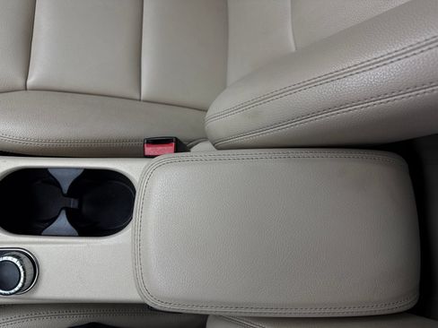 Used 2014 Mercedes-Benz CLA 250 image 29