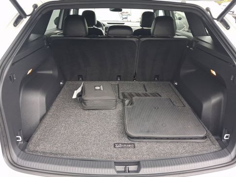Used 2021 Volkswagen Atlas Cross Sport SE AWD/4WD image 24