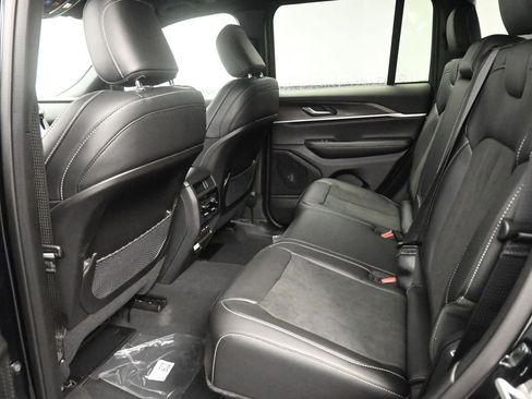 New 2026 Jeep Grand Cherokee Laredo AWD/4WD image 11