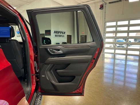 Used 2023 Chevrolet Tahoe Z71 w/ Luxury Package image 39