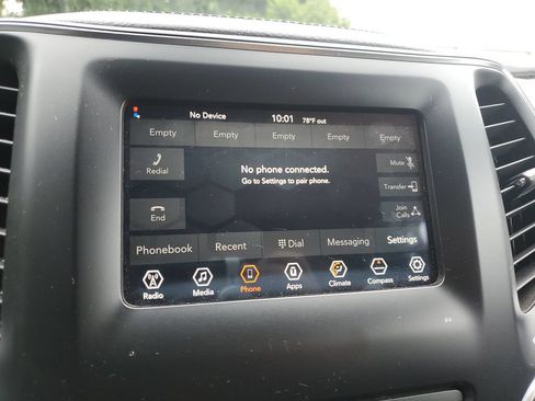 Used 2020 Jeep Cherokee Latitude FWD image 26