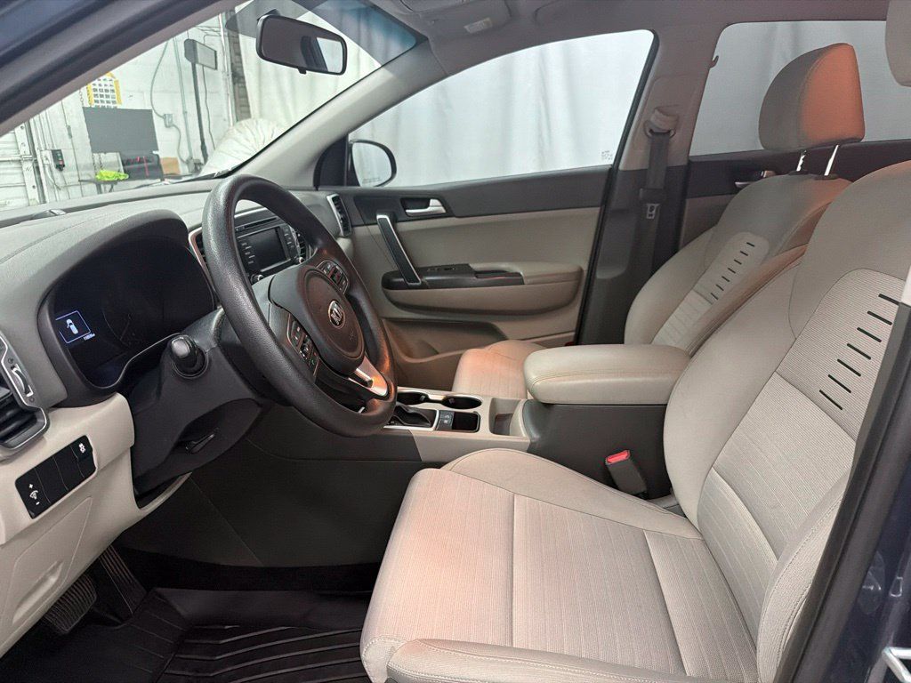Used 2018 Kia Sportage LX FWD image 12