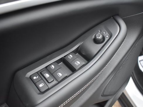 New 2026 Jeep Grand Cherokee Altitude AWD/4WD image 13