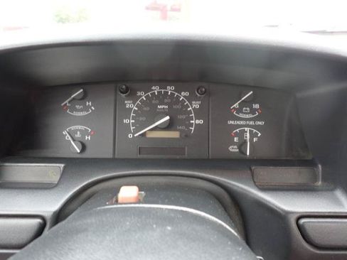 Used 1997 Ford F250 4x4 Regular Cab Heavy Duty image 37