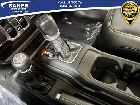 Used 2021 Jeep Wrangler Unlimited Sahara w/ Uconnect 4C Nav & Sound Group image 14