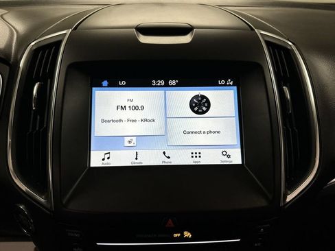 Used 2019 Ford Edge Titanium w/ Cold Weather Package AWD/4WD image 13