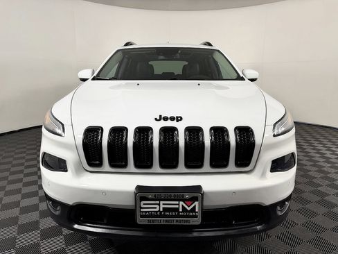 Used 2018 Jeep Cherokee Limited w/ Technology Group AWD/4WD image 4