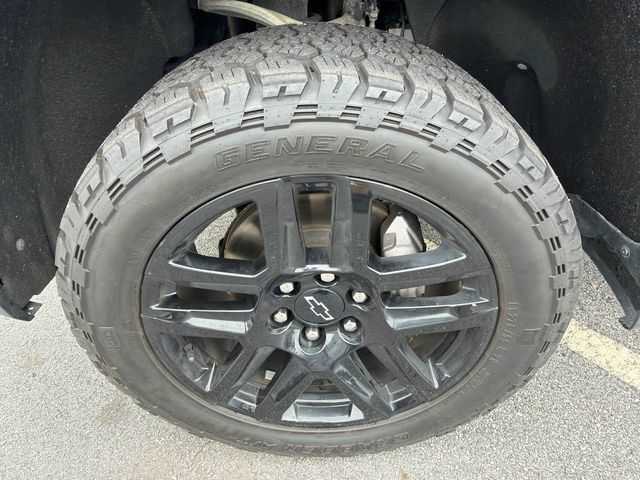 Used 2021 Chevrolet Silverado 1500 Custom Trail Boss w/ LPO, Dark Essentials Package AWD/4WD image 11