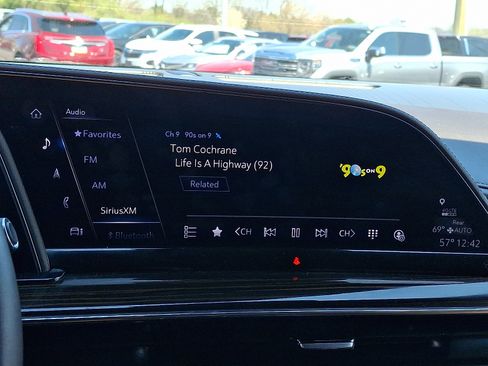 Used 2022 Cadillac Escalade ESV Sport w/ Touring Package image 18