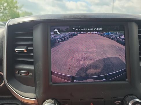 Used 2020 RAM 1500 Big Horn AWD/4WD image 18