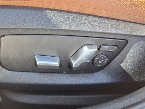 Used 2019 BMW 540i xDrive w/ Convenience Package image 19