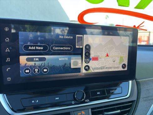 Used 2024 Nissan Altima 2.5 SV w/ SV Premium Package image 9