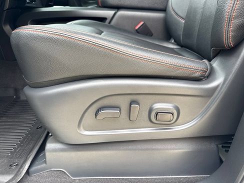 Used 2024 Nissan Titan PRO-4X w/ Pro-4x Convenience Package AWD/4WD image 25