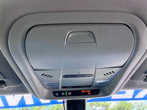 Used 2019 Chevrolet Equinox LT FWD image 24