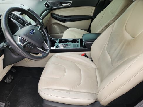 Used 2019 Ford Edge Titanium FWD image 15