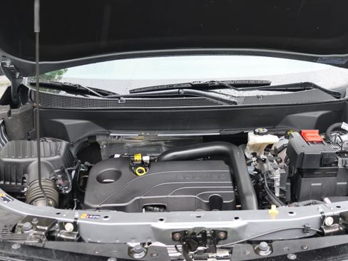Used 2025 Chevrolet Equinox ACTIV w/ Safety and Technology Package AWD/4WD image 14