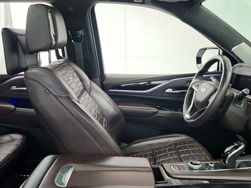 Used 2022 Cadillac Escalade ESV Sport Platinum w/ LPO, ONYX Package AWD/4WD image 31