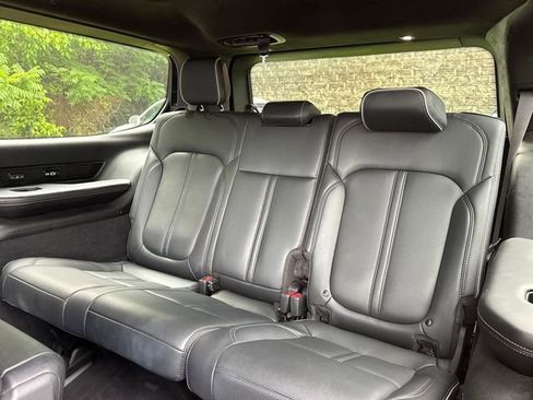Used 2023 Jeep Grand Wagoneer Series II AWD/4WD image 11