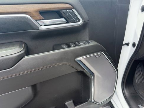 Used 2024 Chevrolet Silverado 2500 High Country image 16