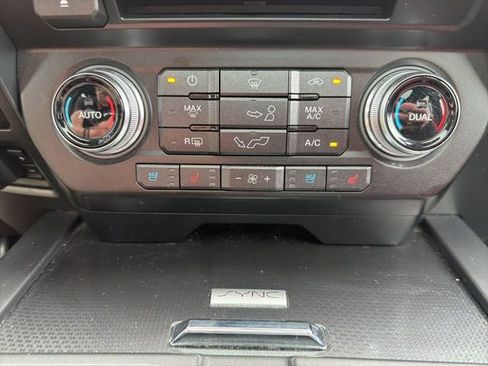 Used 2017 Ford F150 Lariat AWD/4WD image 40