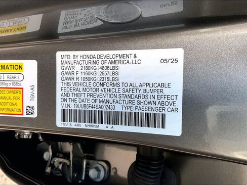 Certified 2025 Acura TLX w/ Technology Package image 33