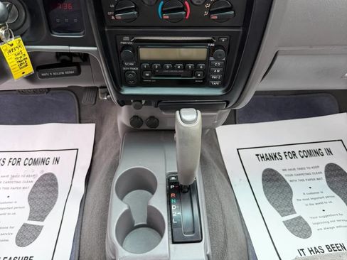 Used 2003 Toyota Tacoma PreRunner RWD image 15