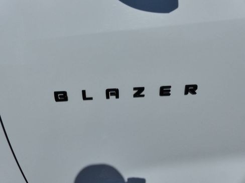 Used 2022 Chevrolet Blazer LT FWD image 15
