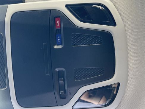 Used 2025 Subaru Outback Premium image 7