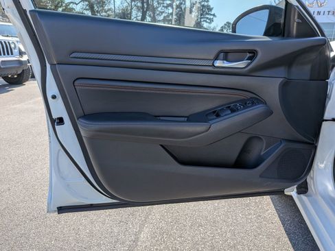 Used 2020 Nissan Altima 2.5 SR image 12