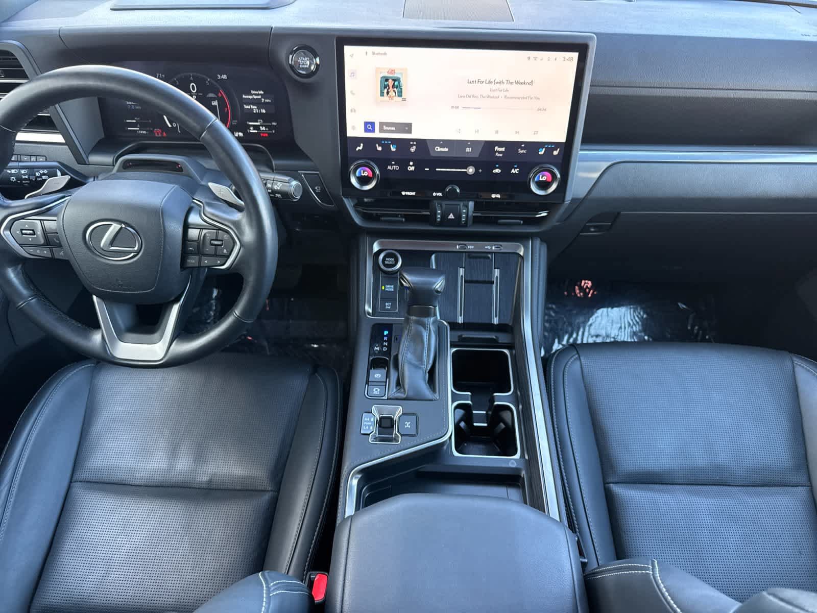 Used 2024 Lexus GX 550 w/ Accessory Package (31) AWD/4WD image 13