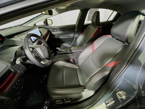 Used 2025 Toyota Prius Plug-In Hybrid FWD image 16