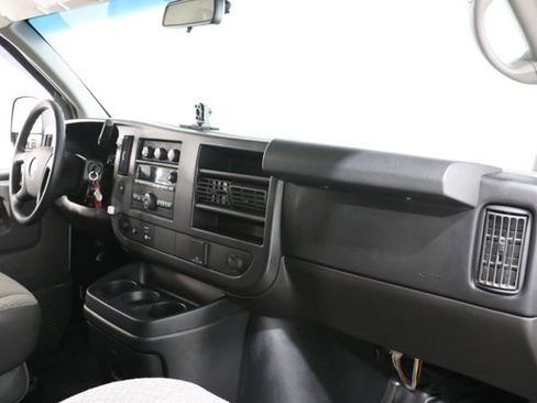 Used 2015 GMC Savana 2500 RWD image 15
