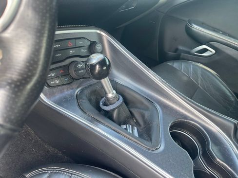 Used 2016 Dodge Challenger SRT RWD image 7