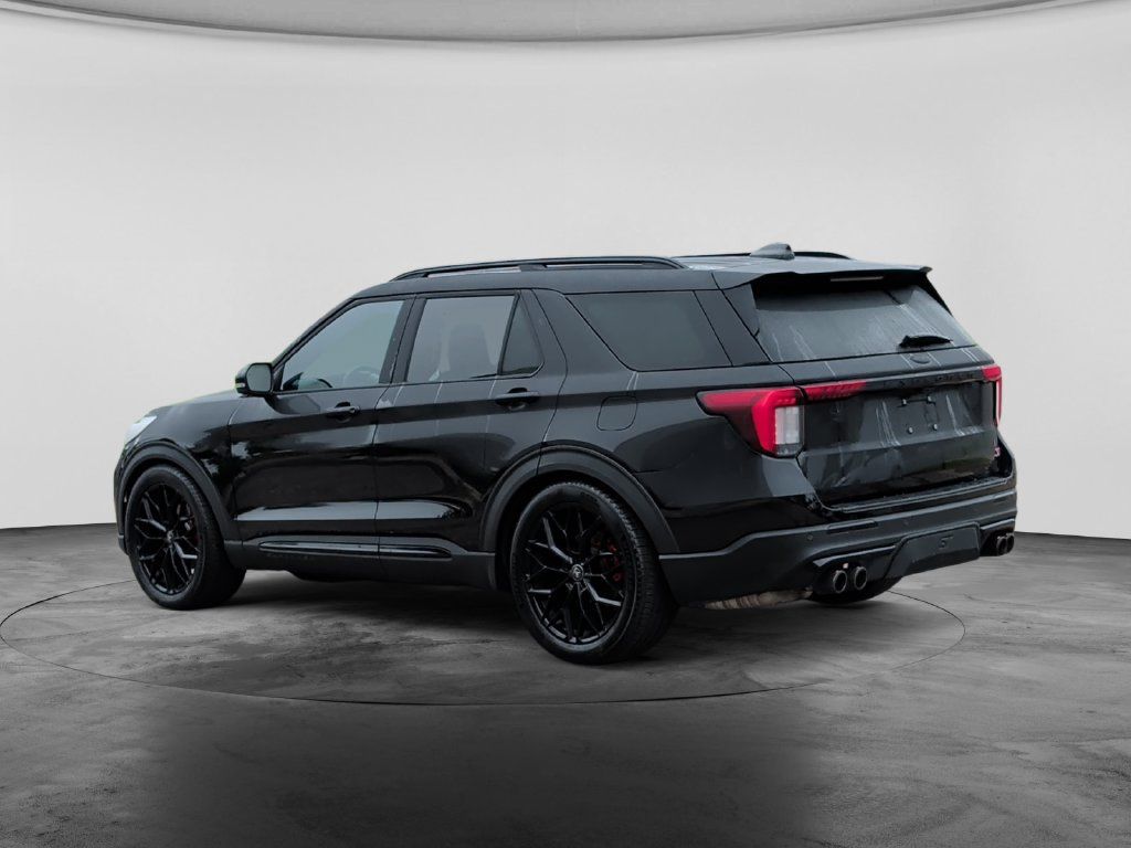 Used 2025 Ford Explorer ST AWD/4WD image 5