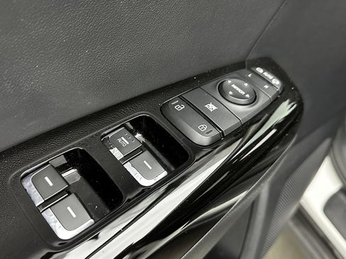 Used 2018 Kia Sportage EX image 11