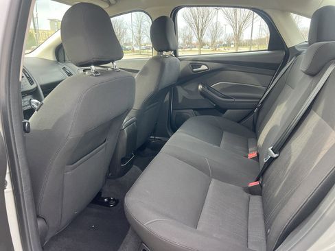 Used 2015 Ford Focus SE w/ SE Cold Weather Package FWD image 15