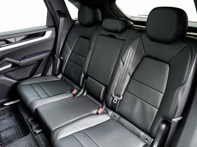 Certified 2026 Porsche Cayenne AWD/4WD image 25