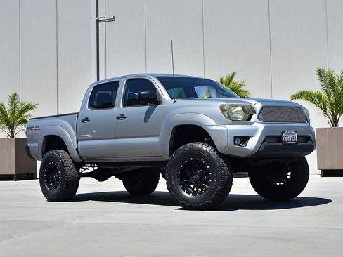 Used 2014 Toyota Tacoma PreRunner w/ TRD Off-Road Package image 2