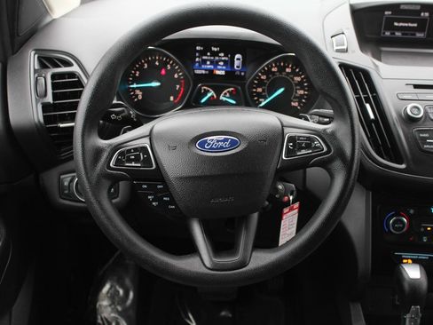 Used 2017 Ford Escape SE image 10