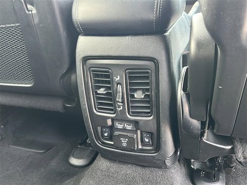Used 2022 Dodge Durango GT image 25