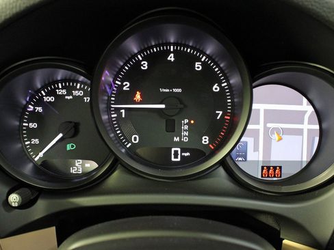 Used 2025 Porsche Macan image 19