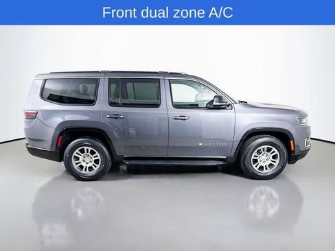 Used 2023 Jeep Wagoneer 4WD image 4