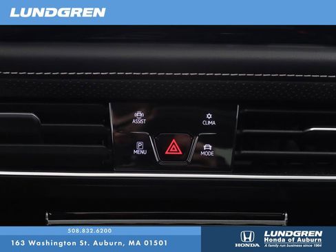 Used 2024 Volkswagen Atlas Cross Sport SE AWD/4WD image 27