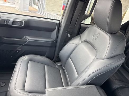 New 2025 Ford Bronco Badlands w/ Sasquatch Package AWD/4WD image 28