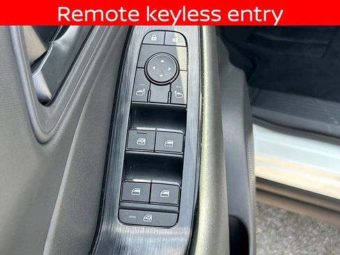 Used 2026 Nissan Rogue S FWD image 16